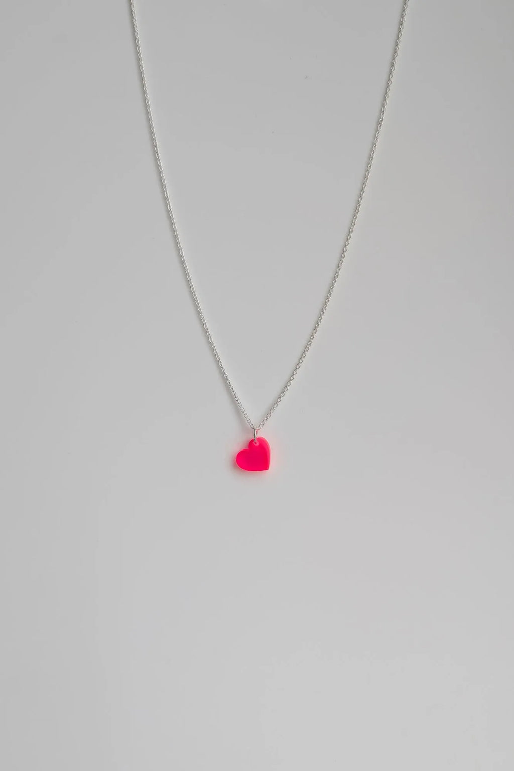 Lucky Necklace Heart silber getragen – Lucky Mes München